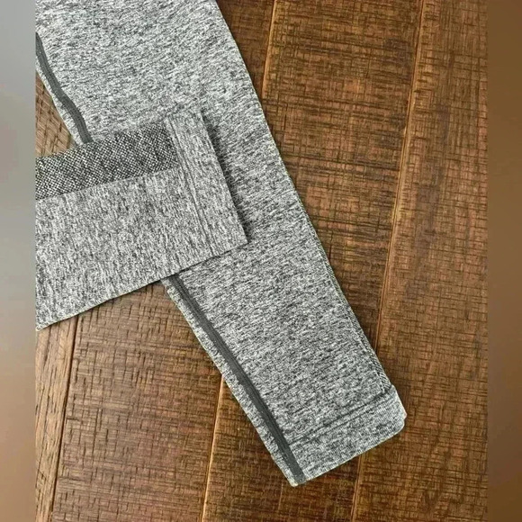 Gymshark High Rise Ankle Leggings - Picture 6 of 9